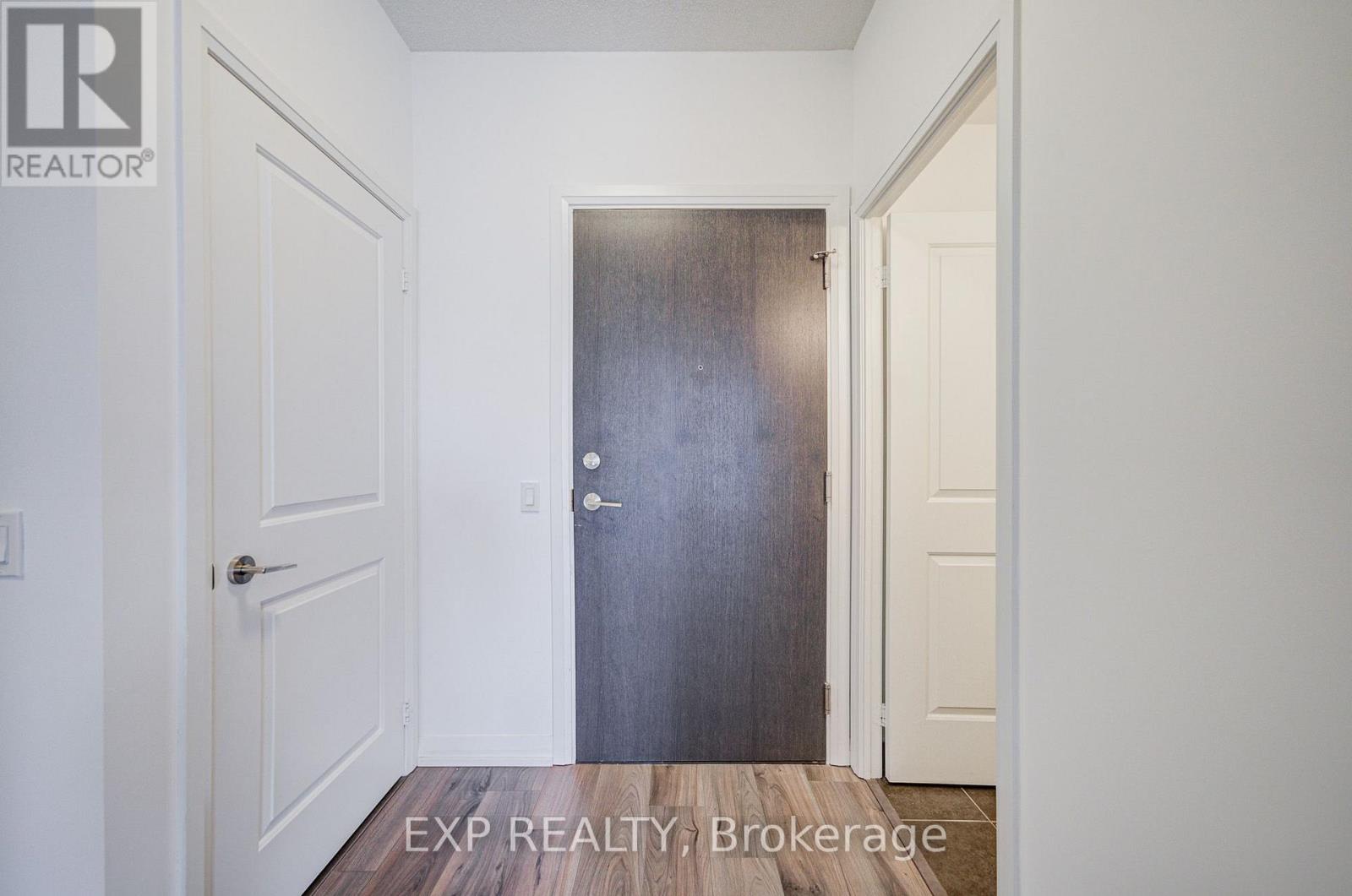 Residential in Toronto (Henry Farm) 4