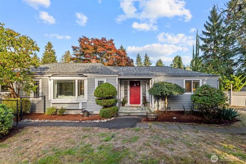 15220-15220 12th Ave Ne, Shoreline, WA, 98155-7118 | Card Image