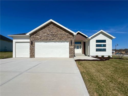 2601 Ne Wheatley Dr, Blue Springs, MO, 64029-7731 | Card Image