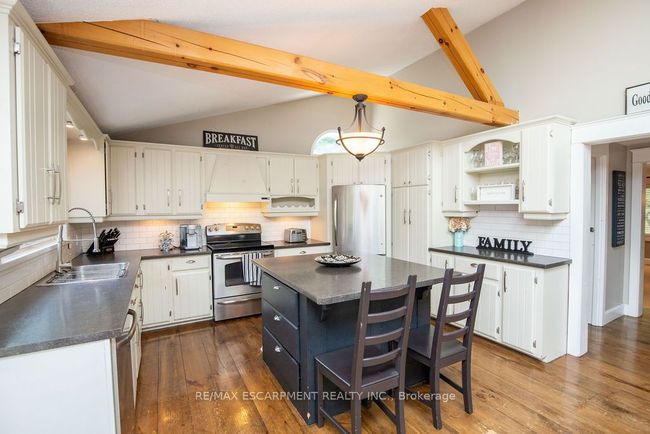 154 Dundas St E, House other with 3 bedrooms, 2 bathrooms and 6 parking in Dundas ON | Image 10