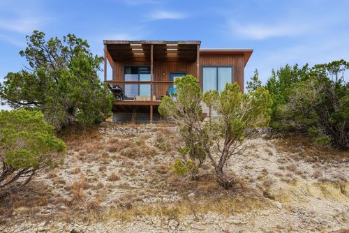 530 Pioneer Trl, Dripping Springs, TX, 78620-3314 | Card Image