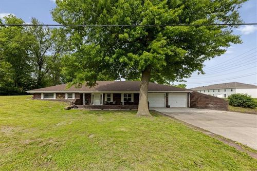 403 N Johnson Dr, Odessa, MO, 64076-5245 | Card Image
