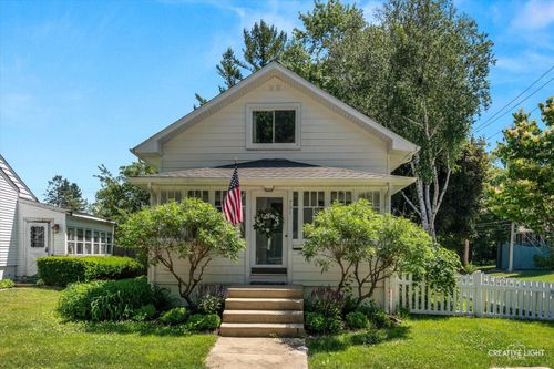 701 Edison St, Geneva, IL, 60134-1327 | Card Image