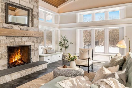 9500 N Valley Hill Road, River Hills, WI, 53217 | Card Image