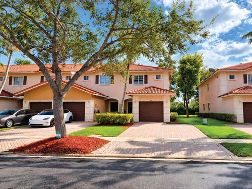 8834 S Isles Circle, Tamarac, FL, 33321 | Card Image