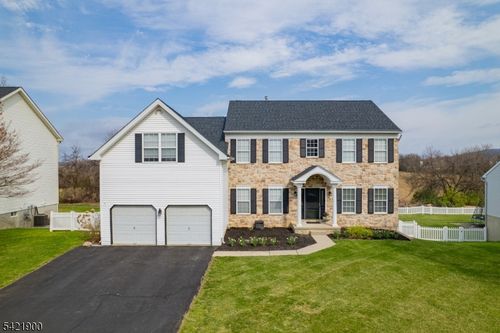 1833 Gary Rd, Stewartsville, NJ, 08886-2612 | Card Image