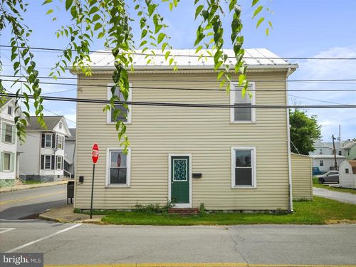 14 W Burd St, SHIPPENSBURG, PA, 17257-1202 | Card Image