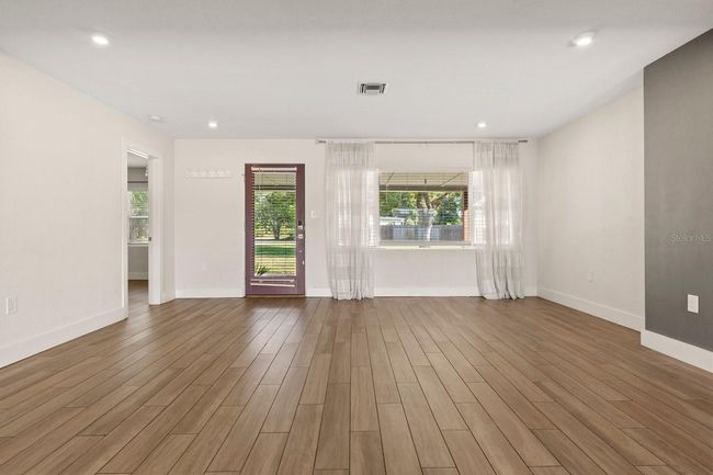 Front Room/Another Living Space | Image 11
