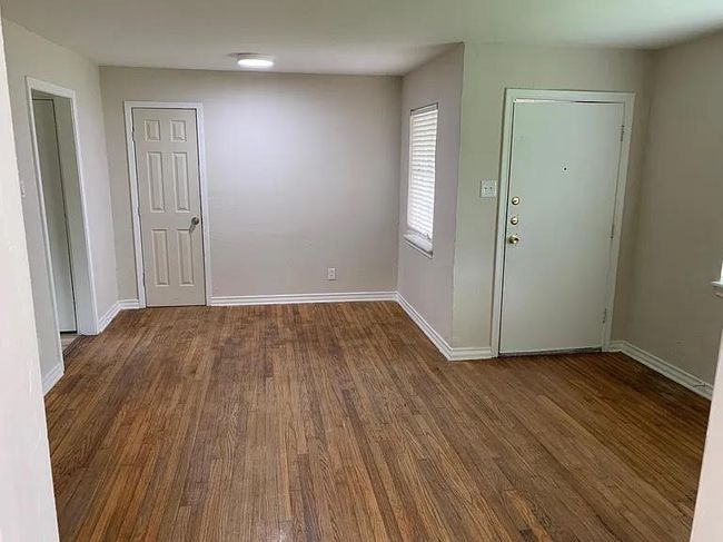 2728 Centerville Rd, House other with 3 bedrooms, 1 bathrooms and null parking in Dallas TX | Image 6