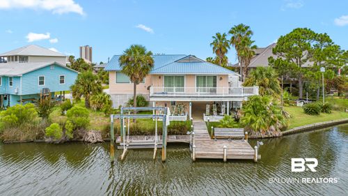 224 Shoreland Cir, Gulf Shores, AL, 36542-6323 | Card Image