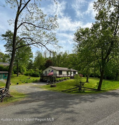 51 Patroon St, Claverack, NY, 12513-5009 | Card Image