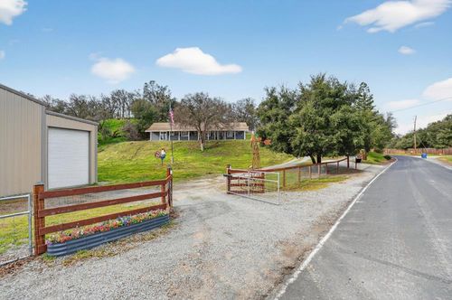 4440 Baldwin Ln, Valley Springs, CA, 95252-9564 | Card Image