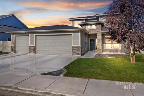 2402 Columbia Dr, Twin Falls, ID, 83301-5930 | Card Image