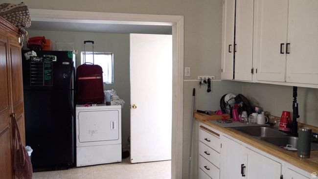 131 6 Th W, House other with 2 bedrooms, 1 bathrooms and 1 parking in East Carbon UT | Image 35