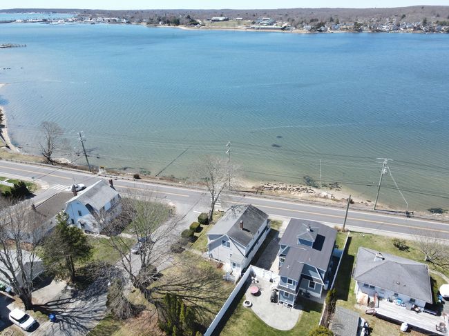 101 Niantic River Rd, House other with 4 bedrooms, 2 bathrooms and 3 parking in Waterford CT | Image 23