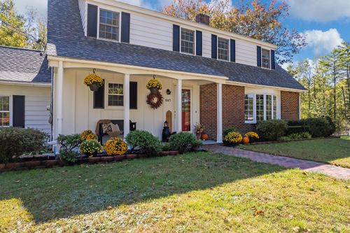 847 Middlesex Road, Topsham, ME, 04086 | Card Image