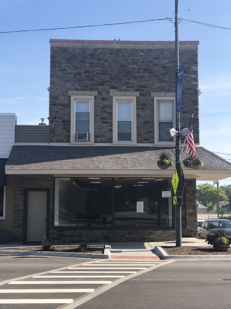 201 W Main St, Genoa, IL 60135