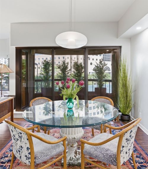 apt-203-3030 Mckinney Ave, Dallas, TX, 75204-2428 | Card Image