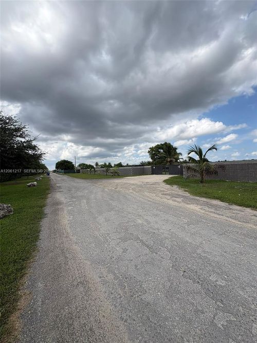12495 Sw 199 Ave, Miami, FL, 33196 | Card Image