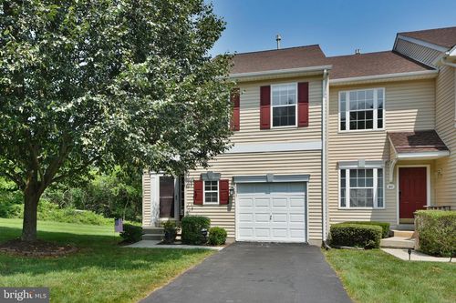 812 Lizzie Ln, ROYERSFORD, PA, 19468-7402 | Card Image