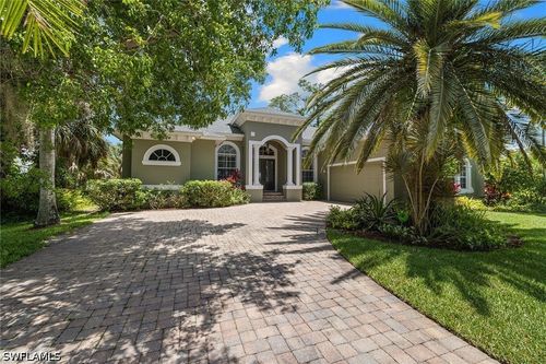 61 Constitution Dr, NAPLES, FL, 34112-7309 | Card Image