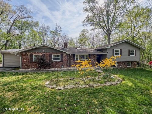 112 Newcrest Ln, Oak Ridge, TN, 37830-8109 | Card Image