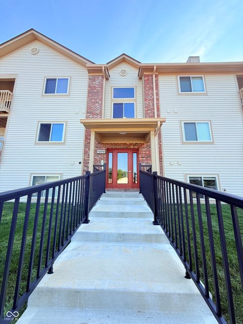 2-12515 Timber Creek Dr, Carmel, IN, 46032-7526 | Card Image