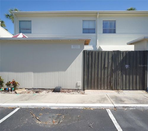 4515 La Capri Ct, TAMPA, FL, 33611-2334 | Card Image