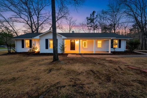 2049 Surrey Ln, Roanoke, VA, 24012-6829 | Card Image