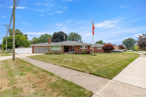 15823 Rose Dr, Allen Park, MI, 48101-1139 | Card Image