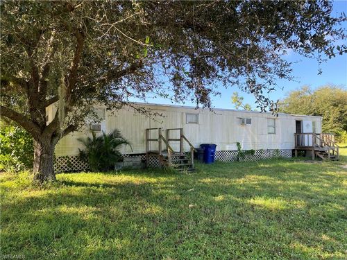 7814 Breeze Dr, NORTH FORT MYERS, FL, 33917 | Card Image