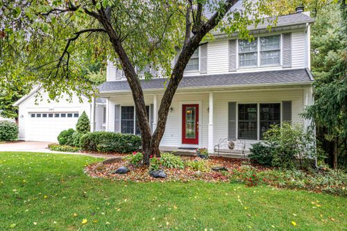 2243 Waterford Way Ne, Grand Rapids, MI, 49525-3096 | Card Image