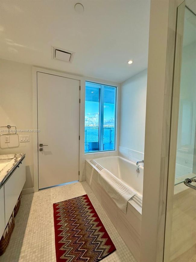 UNIT-803 - 700 Ne 26 Th Ter, Condo with 2 bedrooms, 2 bathrooms and null parking in Miami FL | Image 13