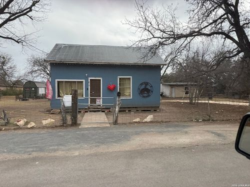 817 W Cargile St, Uvalde, TX, 78801-6010 | Card Image