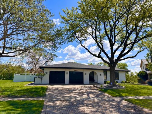 6603 Chaucer Rd, Willowbrook, IL, 60527-5473 | Card Image