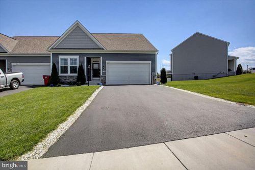11700 Mystic Rock Ln S, Waynesboro, PA, 17268-8011 | Card Image