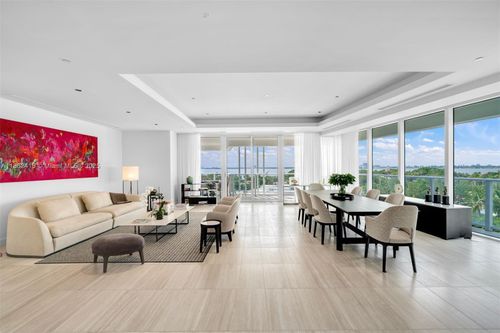 lph21-4701 N Meridian Ave, Miami Beach, FL, 33140-2950 | Card Image