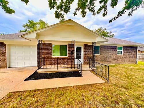 1248 E 5th St, Cushing, OK, 74023-4612 | Card Image