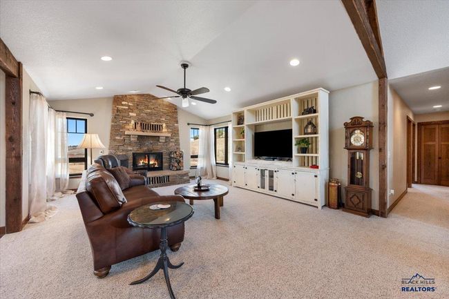 10226 Buena Vista Ln, House other with 6 bedrooms, 4 bathrooms and null parking in Belle Fourche SD | Image 5