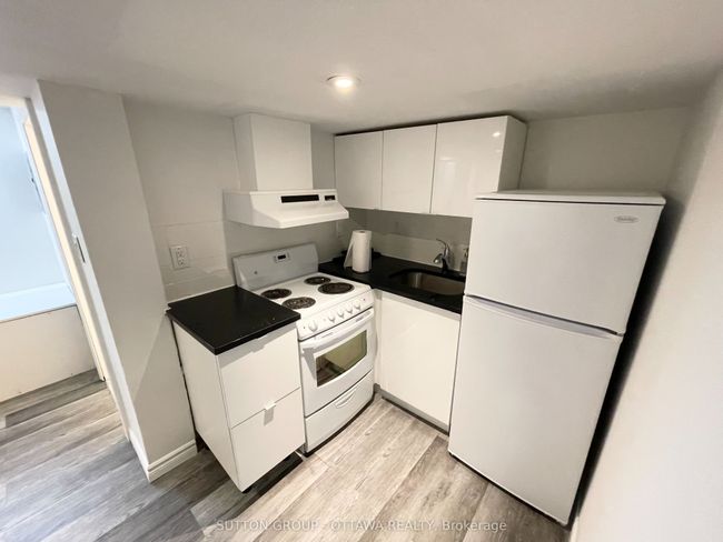 323 Montfort St, Home with 2 bedrooms, 3 bathrooms and 3 parking in Vanier ON | Image 29