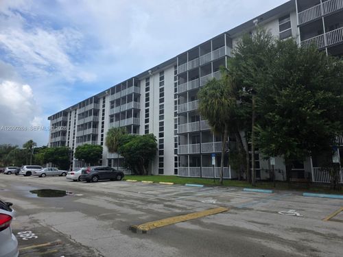 b-225-16950 W Dixie Hwy, North Miami Beach, FL, 33160-3777 | Card Image