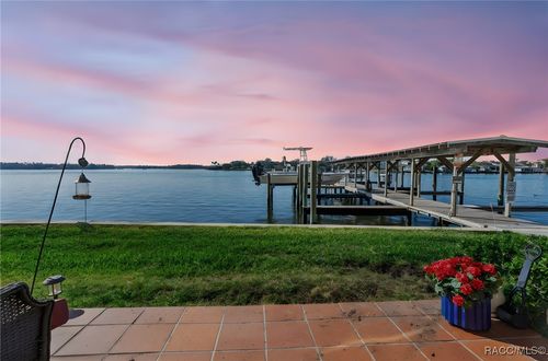 371 Nw 14th Pl, Crystal River, FL, 34428-3888 | Card Image