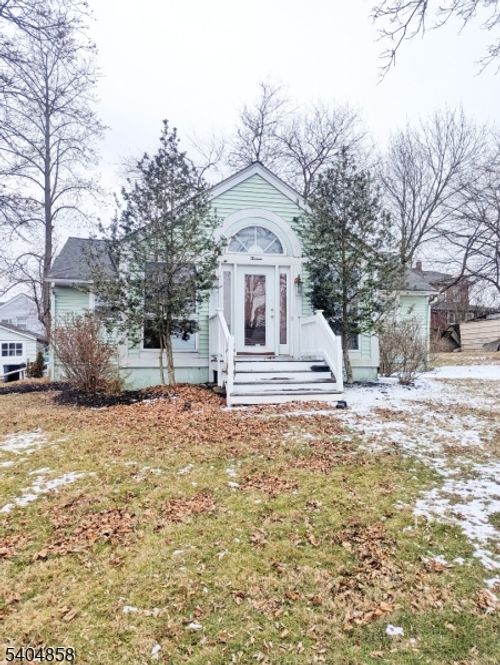 13 N 4th Ave, Manville, NJ, 08835-1315 | Card Image