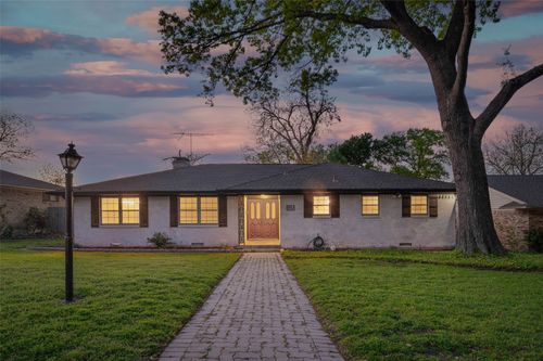 8815 Bretshire Dr, Dallas, TX, 75228-5101 | Card Image