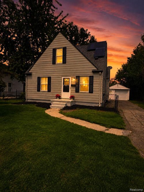 31492 Cherry Hill Rd, Garden City, MI, 48135-1328 | Card Image