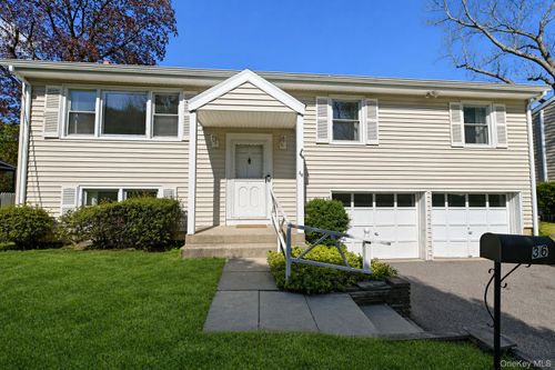 36 Pleasant Avenue, Mount Pleasant, NY, 10570 | Card Image