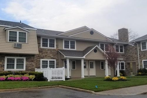t13-503-100 Terrace Rd, Bayport, NY, 11705-1515 | Card Image