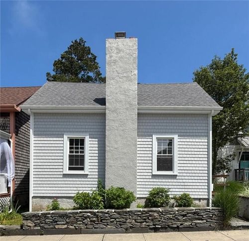 32 Mcallister St, Newport, RI, 02840-4043 | Card Image