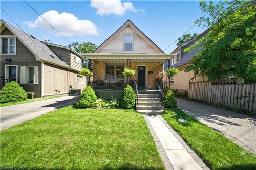 49 E 31st St, Hamilton, ON, L8V3N8 | Card Image