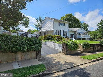 1318 Dandridge Street, House other with 3 bedrooms, 2 bathrooms and null parking in Fredericksburg VA | Image 3